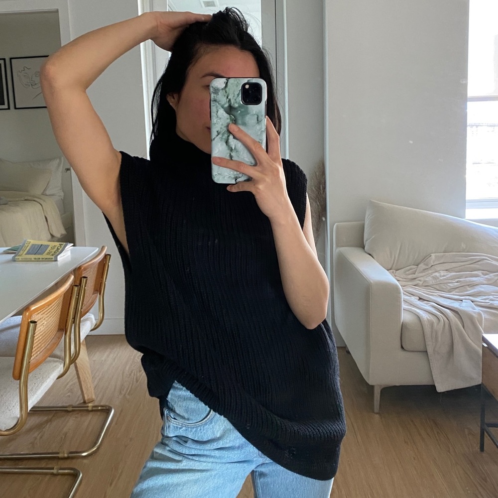 Aritzia Wilfred Sleeveless Turtleneck Sweater